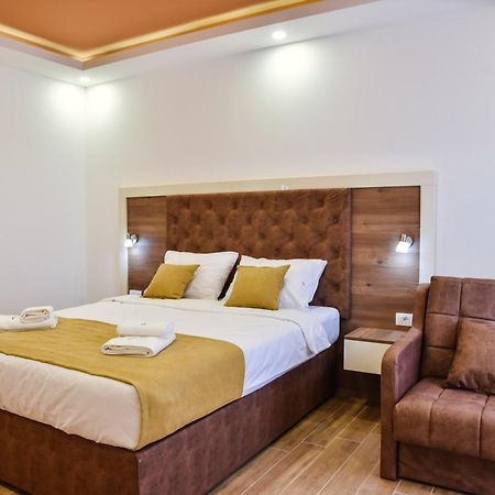 Heaven Lux Ulcinj Hotel Ngoại thất bức ảnh