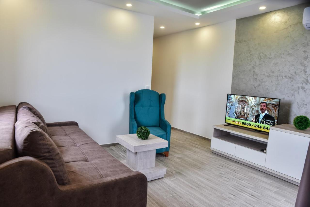 Heaven Lux Ulcinj Hotel Ngoại thất bức ảnh