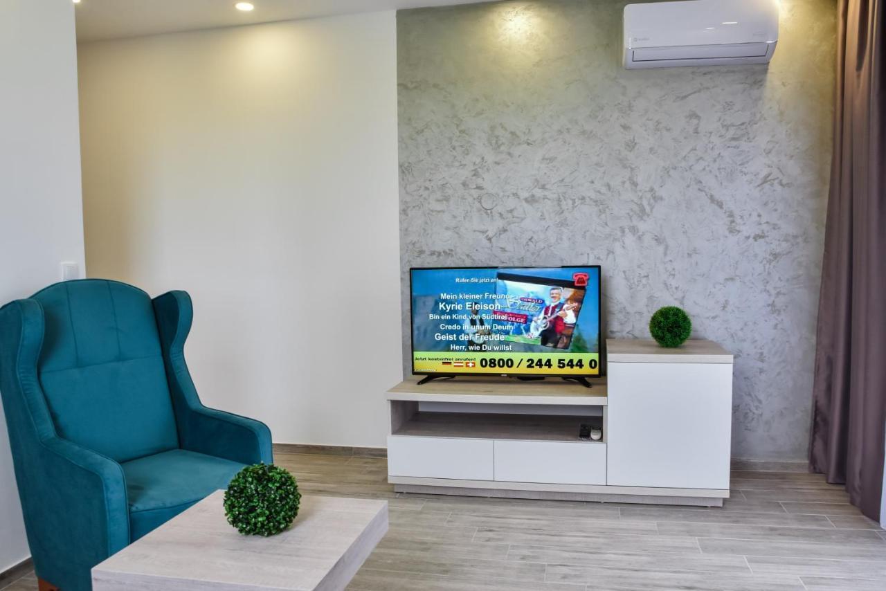 Heaven Lux Ulcinj Hotel Ngoại thất bức ảnh