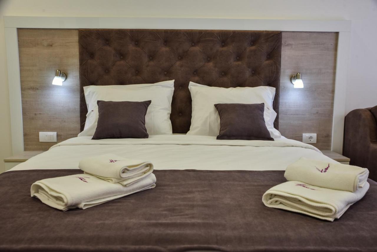 Heaven Lux Ulcinj Hotel Ngoại thất bức ảnh
