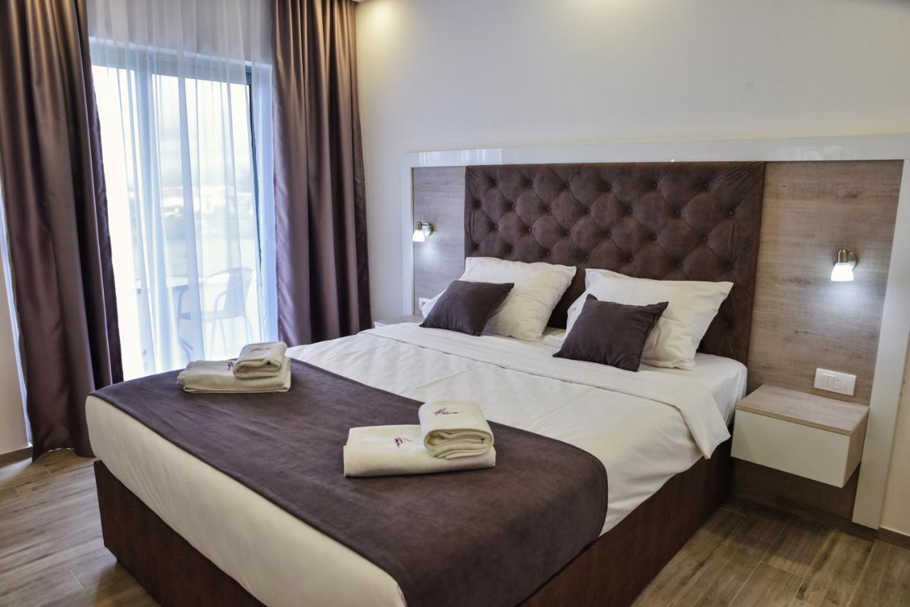 Heaven Lux Ulcinj Hotel Ngoại thất bức ảnh