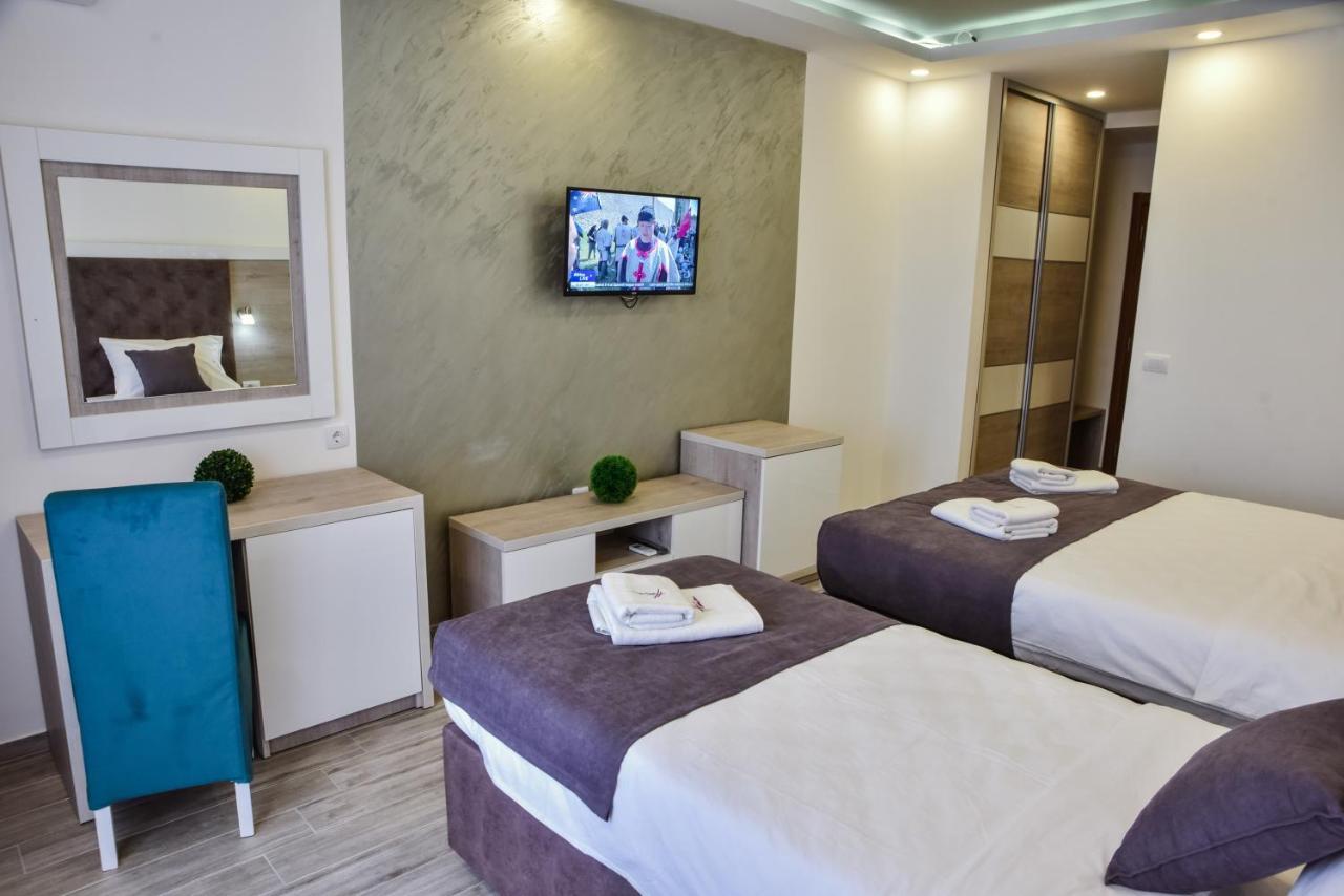 Heaven Lux Ulcinj Hotel Ngoại thất bức ảnh
