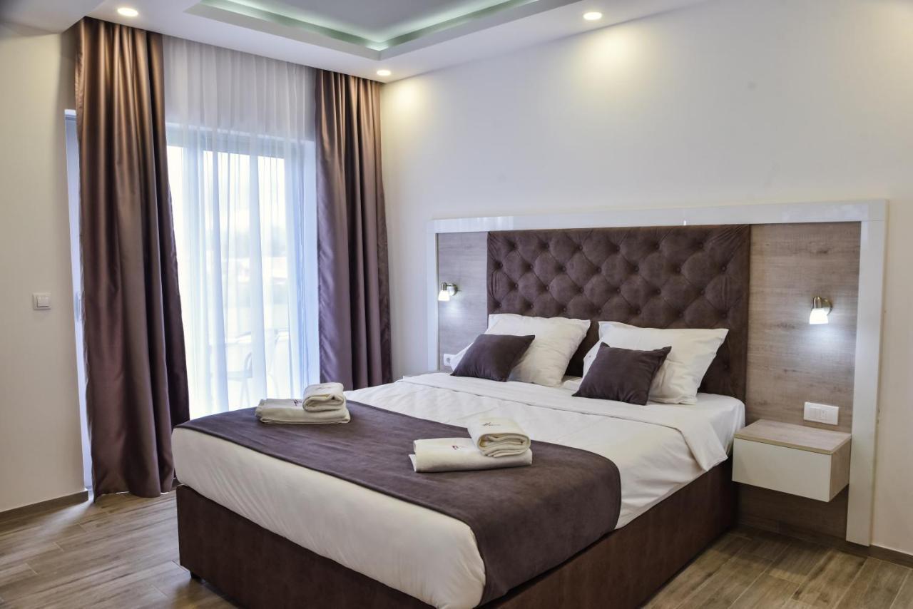 Heaven Lux Ulcinj Hotel Ngoại thất bức ảnh
