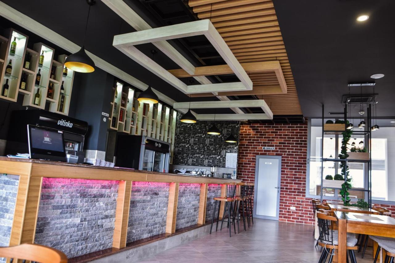 Heaven Lux Ulcinj Hotel Ngoại thất bức ảnh