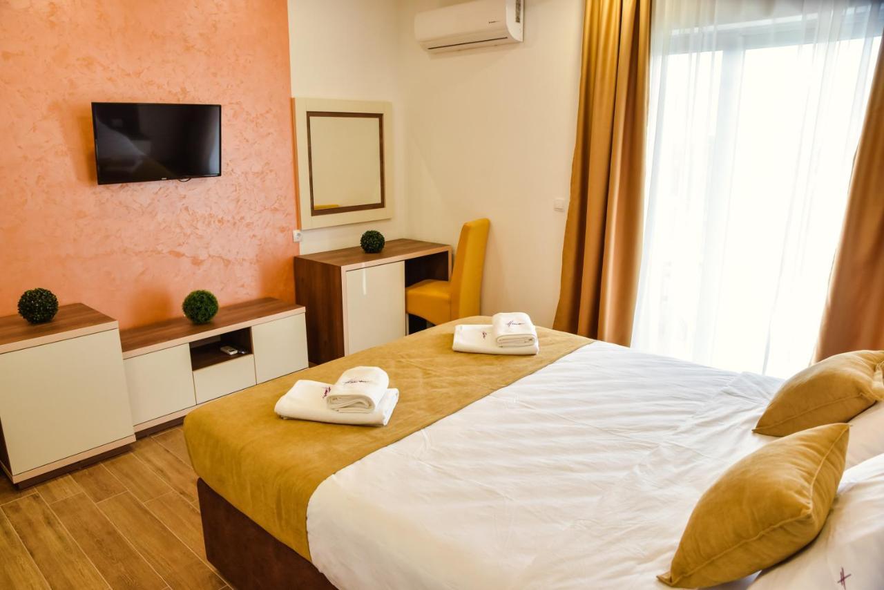 Heaven Lux Ulcinj Hotel Ngoại thất bức ảnh