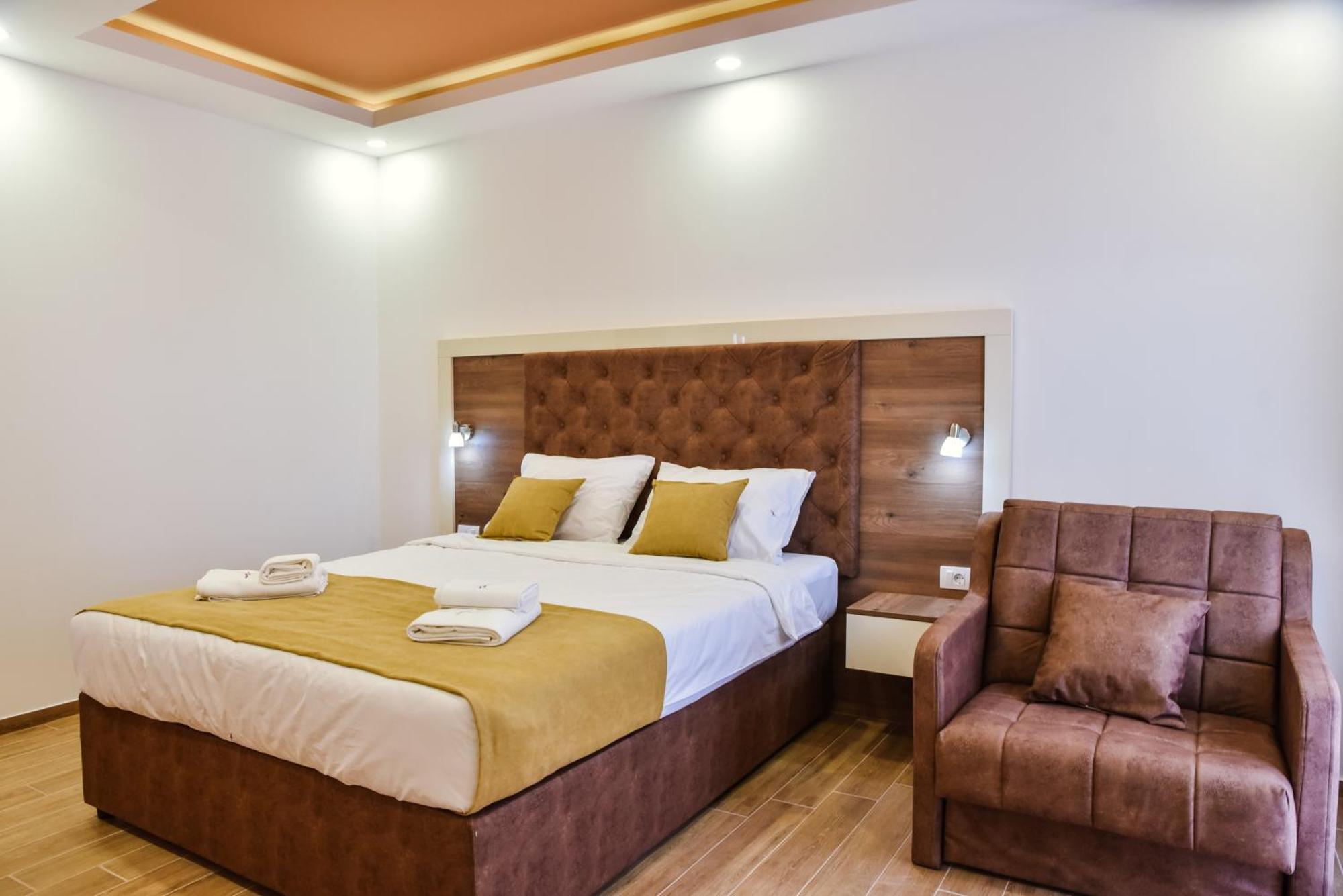 Heaven Lux Ulcinj Hotel Ngoại thất bức ảnh