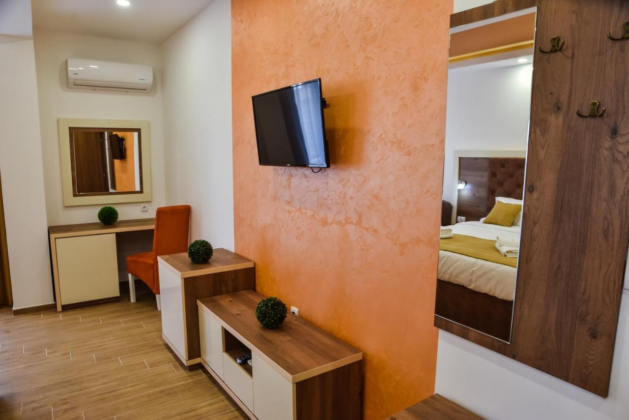 Heaven Lux Ulcinj Hotel Ngoại thất bức ảnh