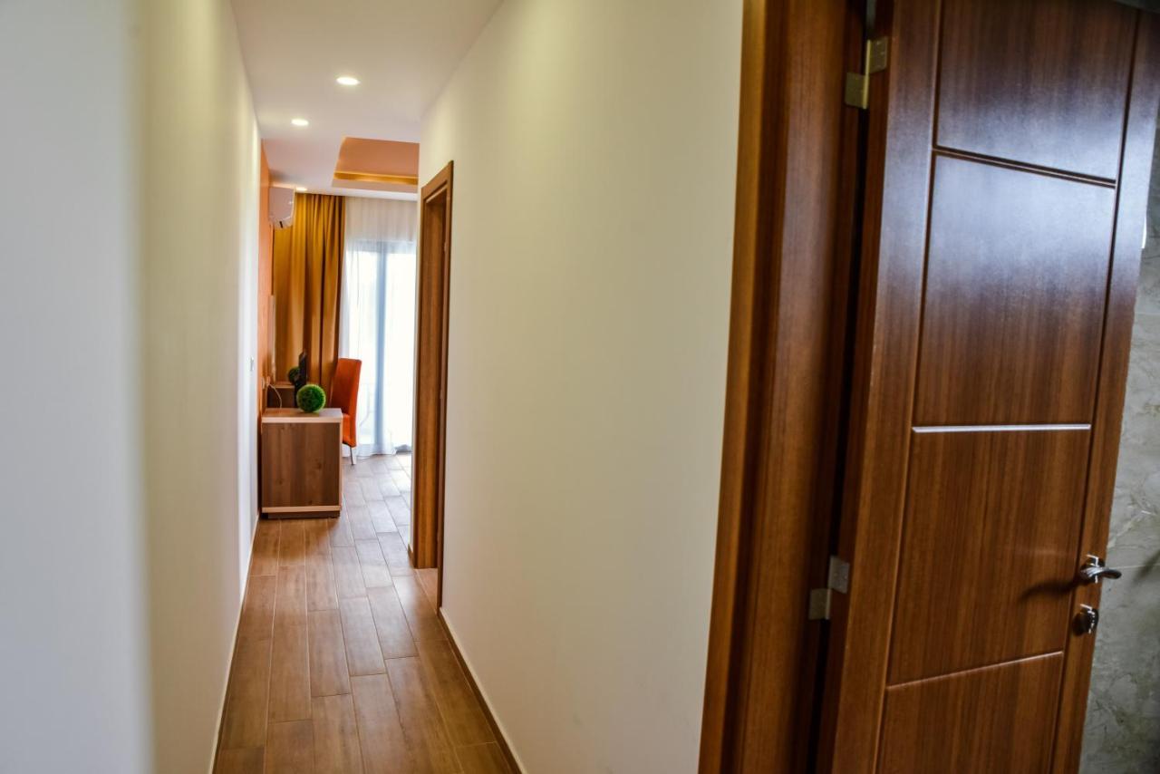 Heaven Lux Ulcinj Hotel Ngoại thất bức ảnh