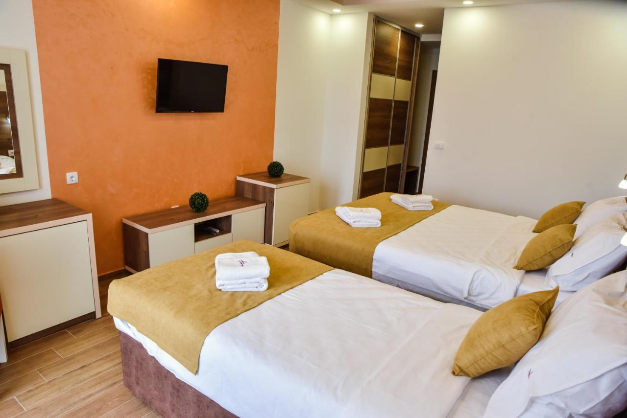 Heaven Lux Ulcinj Hotel Ngoại thất bức ảnh
