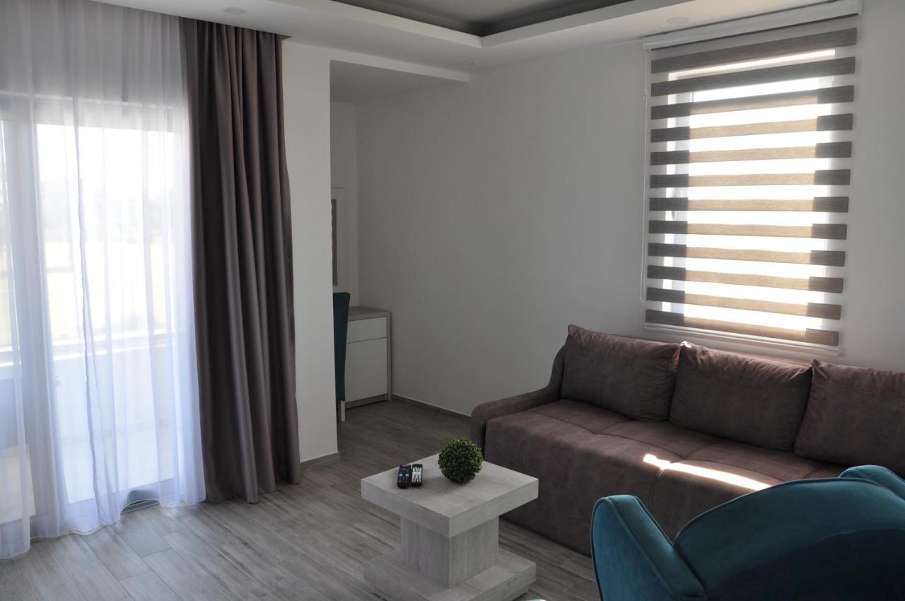 Heaven Lux Ulcinj Hotel Ngoại thất bức ảnh