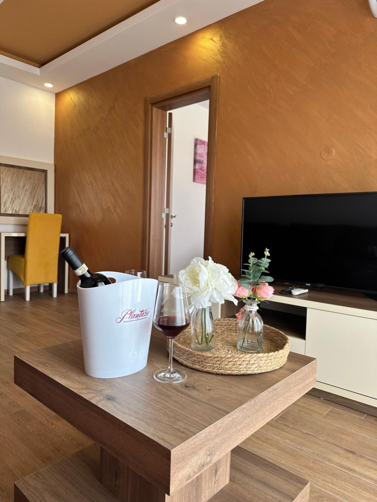 Heaven Lux Ulcinj Hotel Ngoại thất bức ảnh