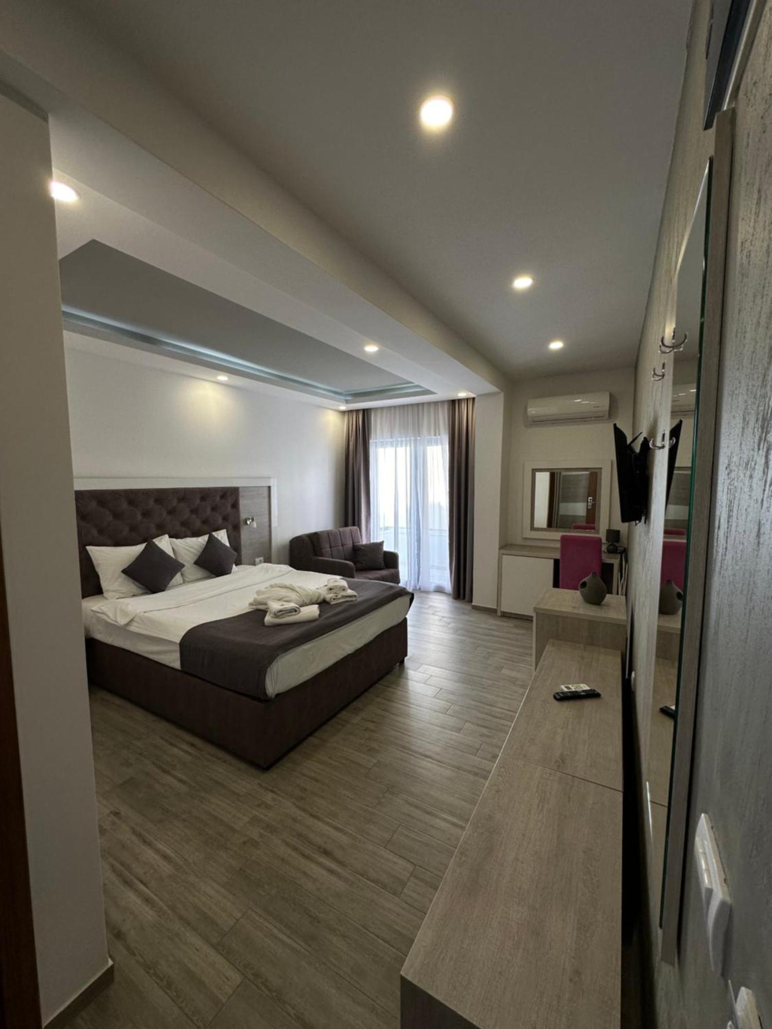 Heaven Lux Ulcinj Hotel Ngoại thất bức ảnh