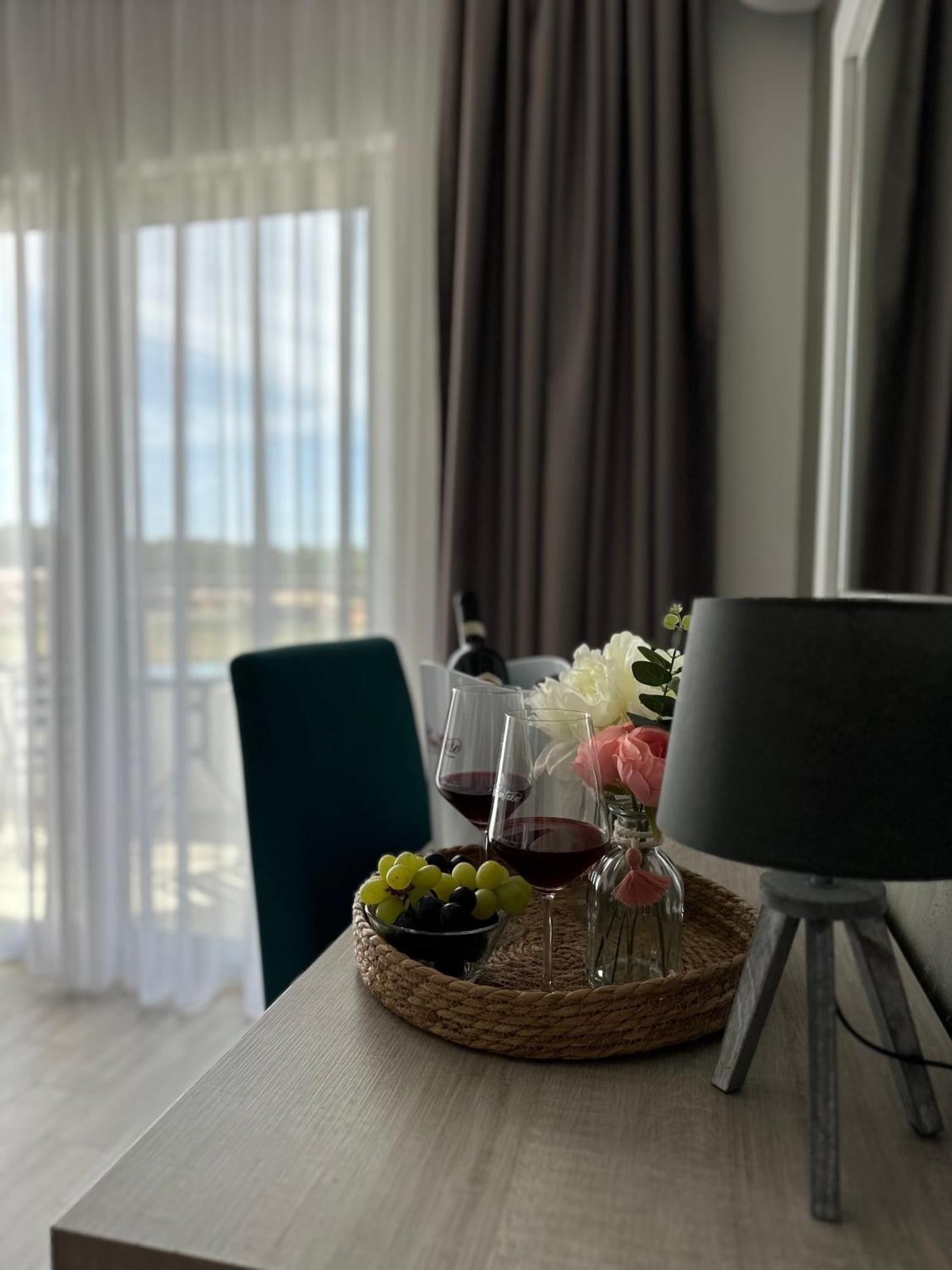Heaven Lux Ulcinj Hotel Ngoại thất bức ảnh