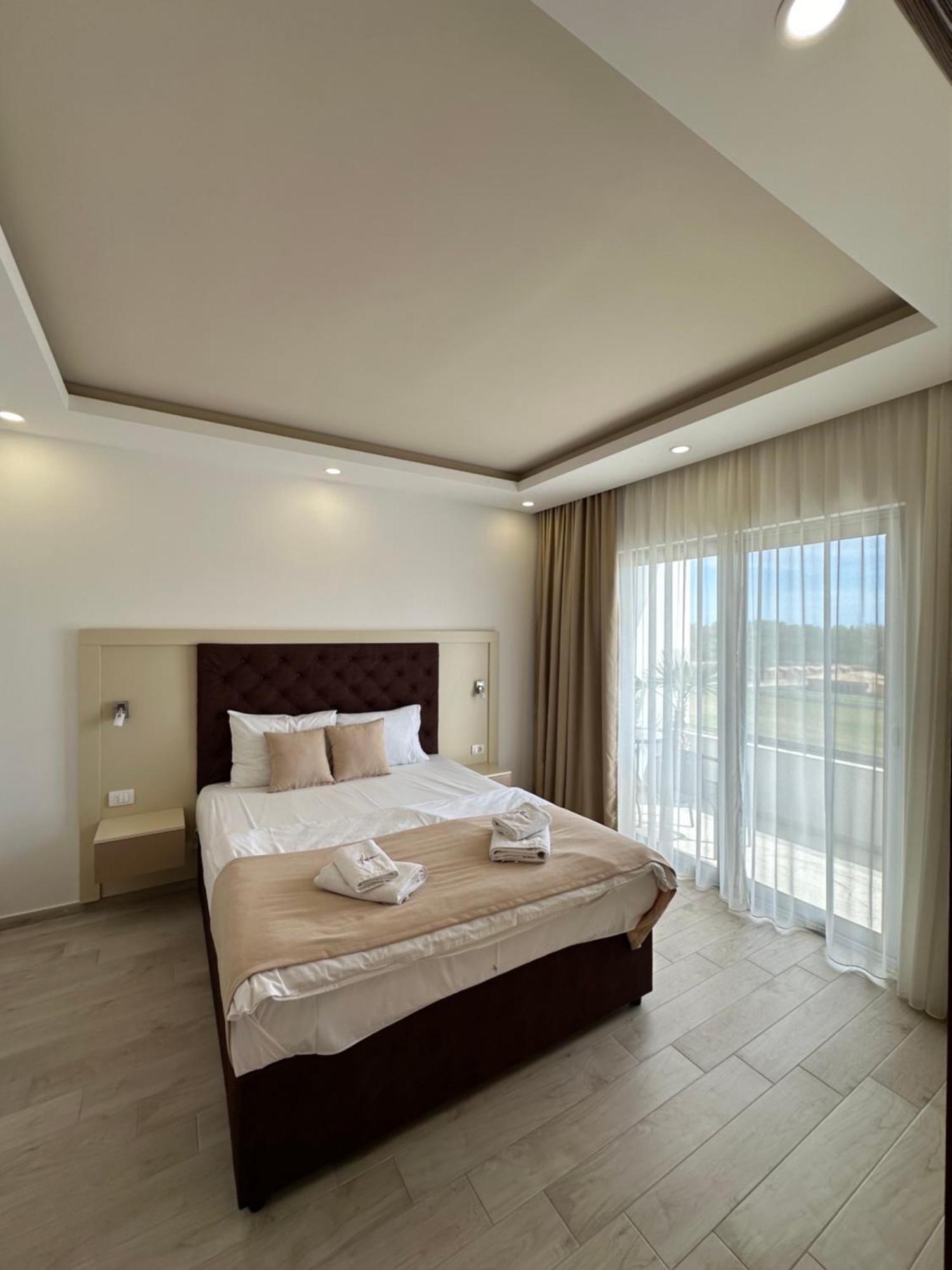 Heaven Lux Ulcinj Hotel Ngoại thất bức ảnh