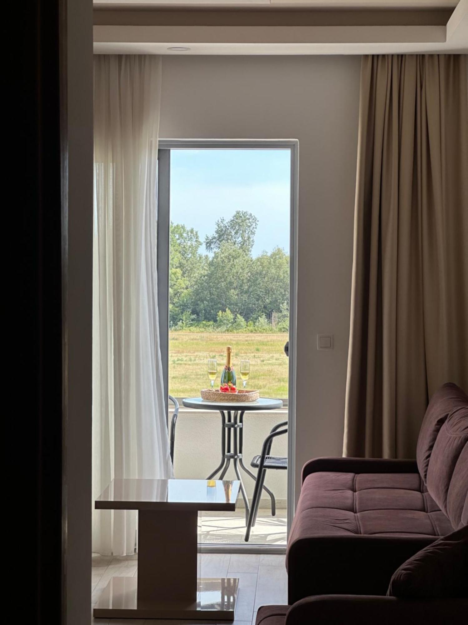 Heaven Lux Ulcinj Hotel Ngoại thất bức ảnh