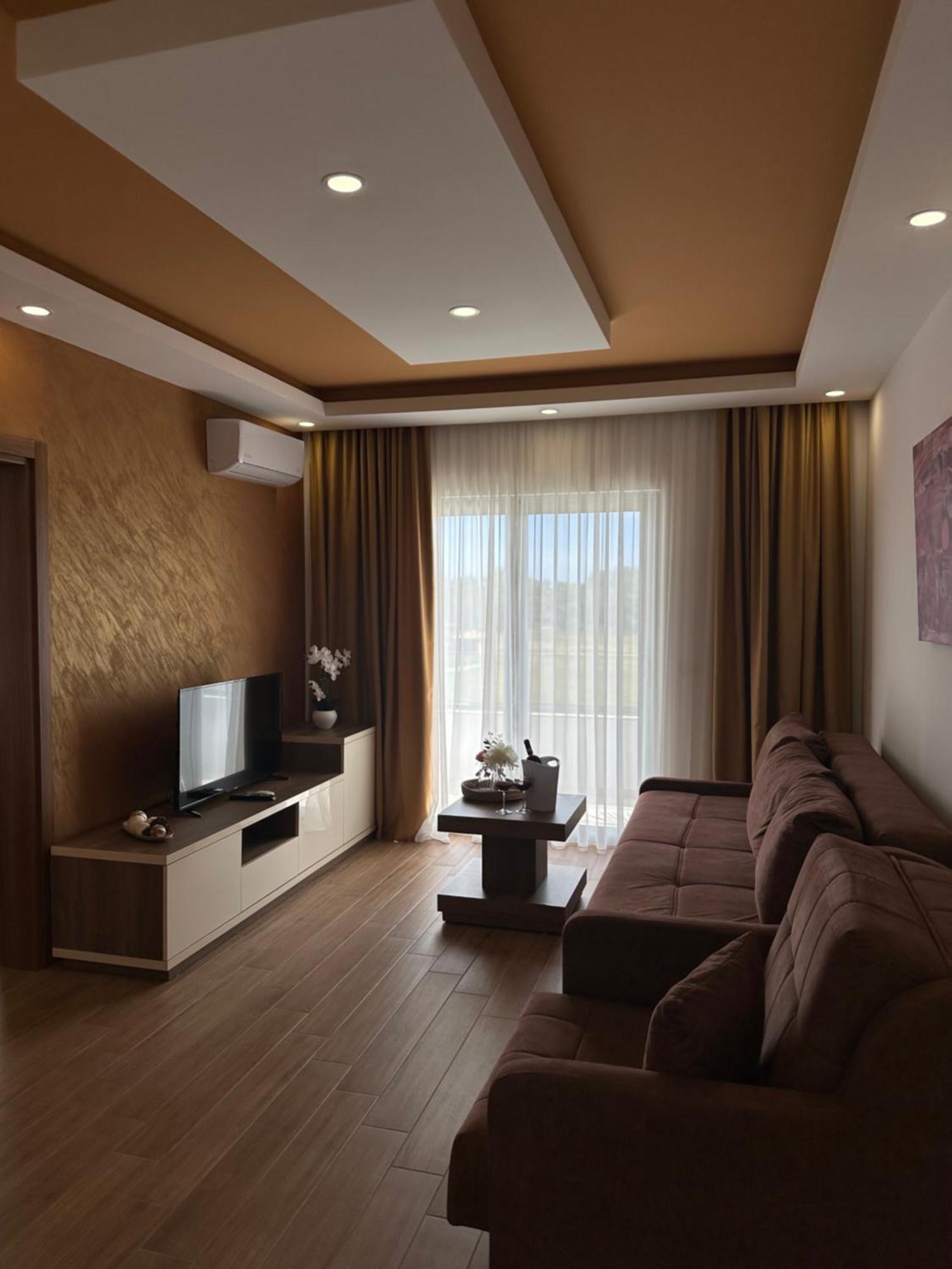 Heaven Lux Ulcinj Hotel Ngoại thất bức ảnh